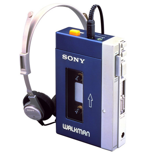 初代Walkman TPS-L2と付属ヘッドホンのMDR-3L2